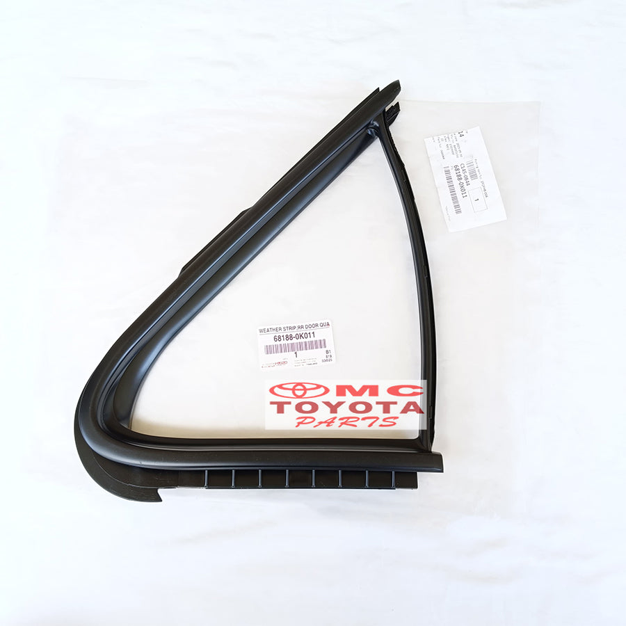 Karet Kaca Segitiga Pintu Belakang Kanan Kiri Fortuner 2005-2015 Original 68188-0K011 / 68189-0K011 Karet Segitiga Kaca Belakang Pintu Tengah