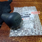 Knob Shift Perseneleng 5 Speed Kijang Super Kijang Grand Kijang Kapsul Original Toyota 33504-27010-B0 Shift Knob Knop Tongkat Persneling 5 Speed Tuas Persneling Perseneling Operan Gigi Gear Ori
