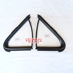 Karet Kaca Segitiga Pintu Belakang Kanan Kiri Fortuner 2005-2015 Original 68188-0K011 / 68189-0K011 Karet Segitiga Kaca Belakang Pintu Tengah