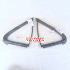 Karet Kaca Segitiga Pintu Belakang Kanan Kiri Fortuner 2005-2015 Original 68188-0K011 / 68189-0K011 Karet Segitiga Kaca Belakang Pintu Tengah