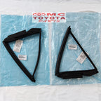 Karet Kaca Segitiga Pintu Belakang Kanan Kiri Fortuner VRZ Original 68188-0K070 / 68189-0K070 Karet Segitiga Kaca Belakang Pintu Tengah