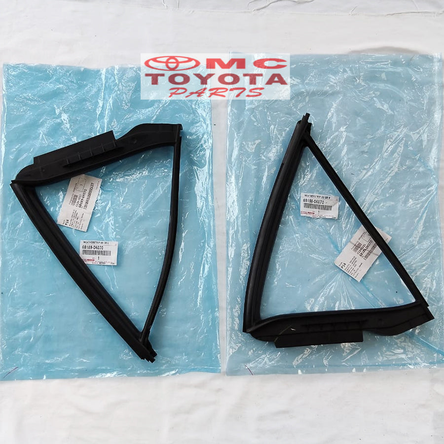 Karet Kaca Segitiga Pintu Belakang Kanan Kiri Fortuner VRZ Original 68188-0K070 / 68189-0K070 Karet Segitiga Kaca Belakang Pintu Tengah