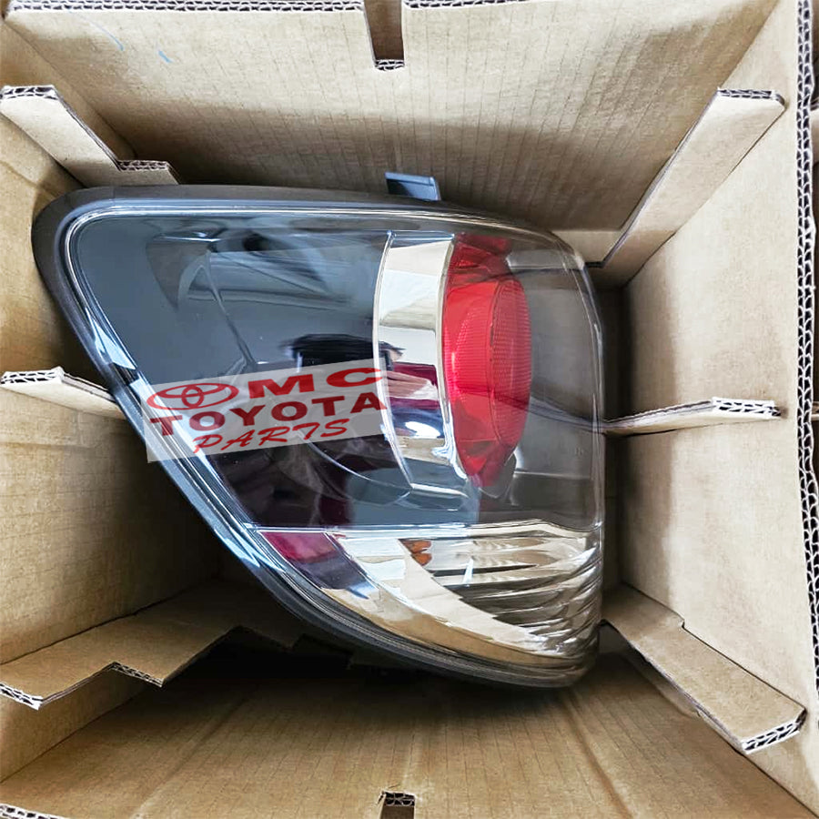 Lampu Stop Lamp Belakang Kanan Kiri Original  Toyota Fortuner VNT 2012-2015  81550-0K400 81560-0K410 Hitam