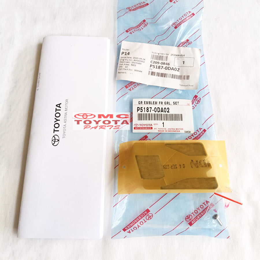Dudukan + Emblem Grille Radiator Depan GR Sport Yaris GR 2022 Up Original Toyota P5187-0DA02 Emblem Logo Grill Plat GR Radiator Depan Sticker Stiker Tulisan GR