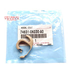 Cantolan Gantungan Baju Hook Coat Kijang Innova Fortuner Hilux Original Toyota 74631-0K030-A0 Cantolan Hanger Gantungan Baju Pakaian