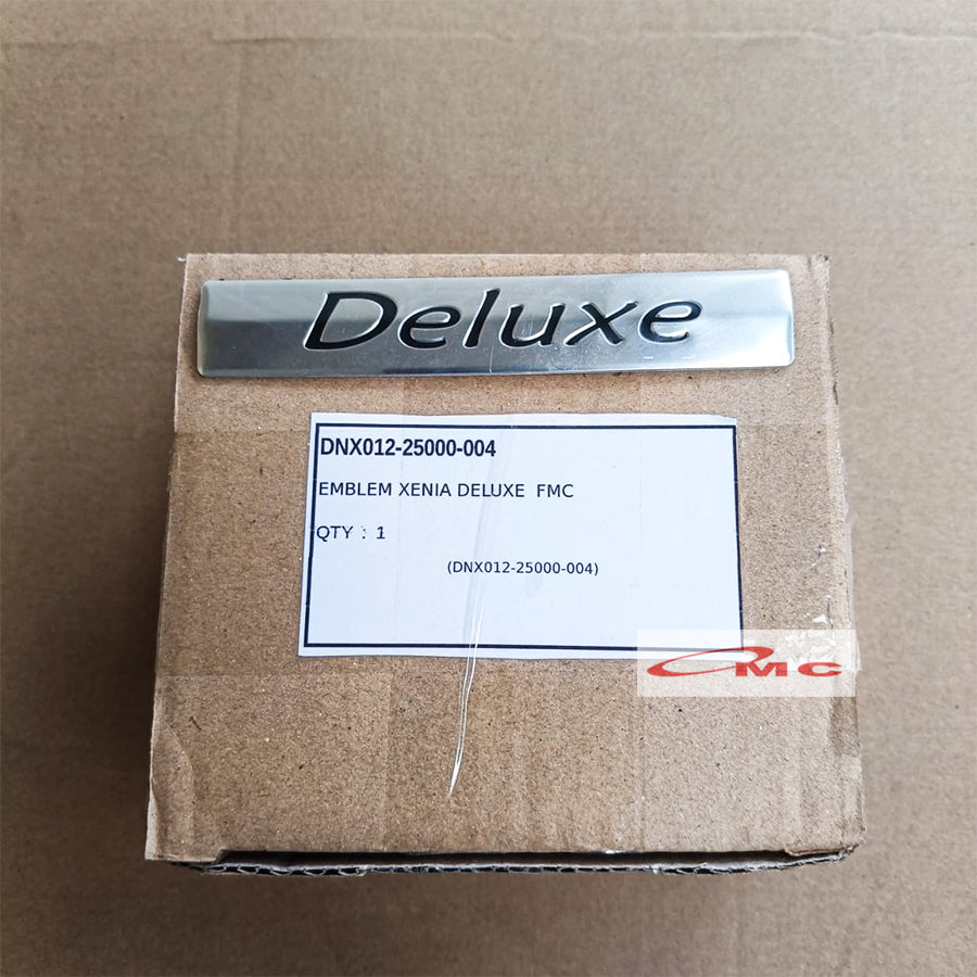 Emblem DELUXE untuk List Body All New Xenia Original NX012-25000-004 Emblem Logo Tulisan Deluxe Chrome Daihatsu Xenia
