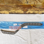 Jepit Karpet Original Toyota Dyna Saurus Hino Dutro  Kanan Kiri 67914-0W020-B0 67913-0W020-B0