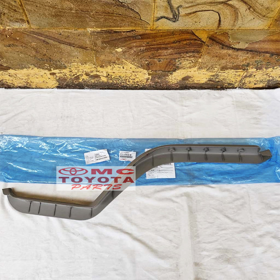 Jepit Karpet Original Toyota Dyna Saurus Hino Dutro  Kanan Kiri 67914-0W020-B0 67913-0W020-B0
