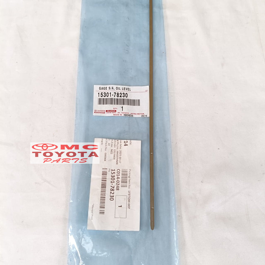 Stik Colokan Pengukur Oli Mesin Hino Dutro 110 130 12 Volt Toyota Dyna 110 130 12 Volt Original 15301-78230 Stick Dipstick Oil