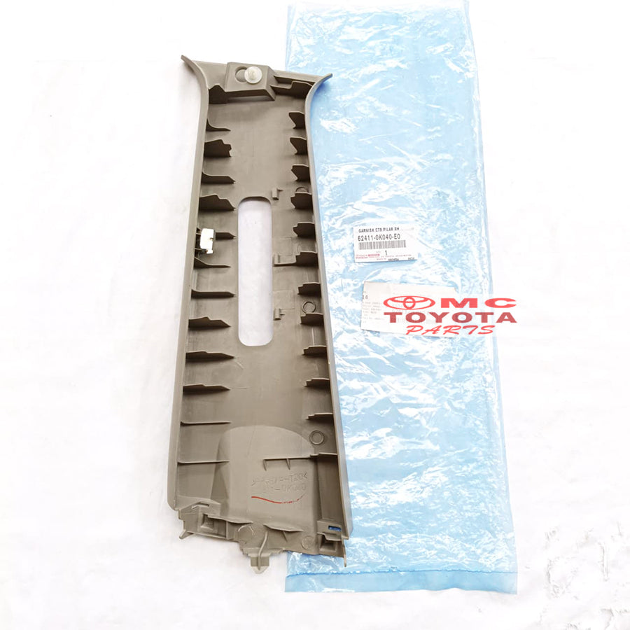 Garnish Center Pilar Bagian Atas Tengah Kanan Kijang Innova Original Toyota 62411-0K040-E0 Garnis Garnish Pilar Tengah