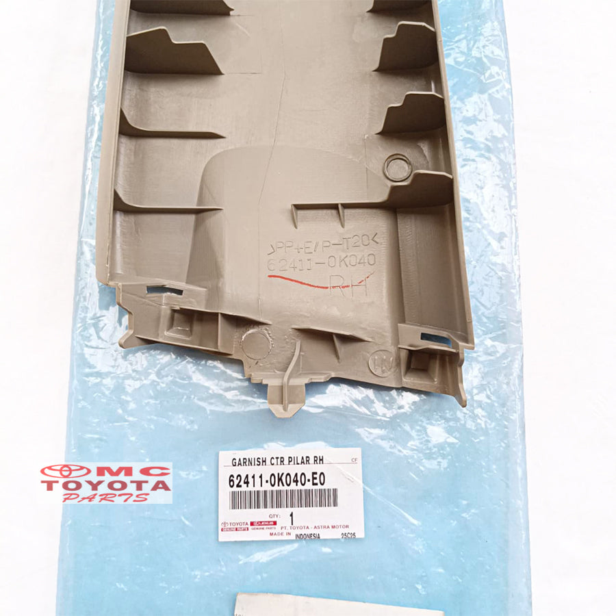 Garnish Center Pilar Bagian Atas Tengah Kanan Kijang Innova Original Toyota 62411-0K040-E0 Garnis Garnish Pilar Tengah