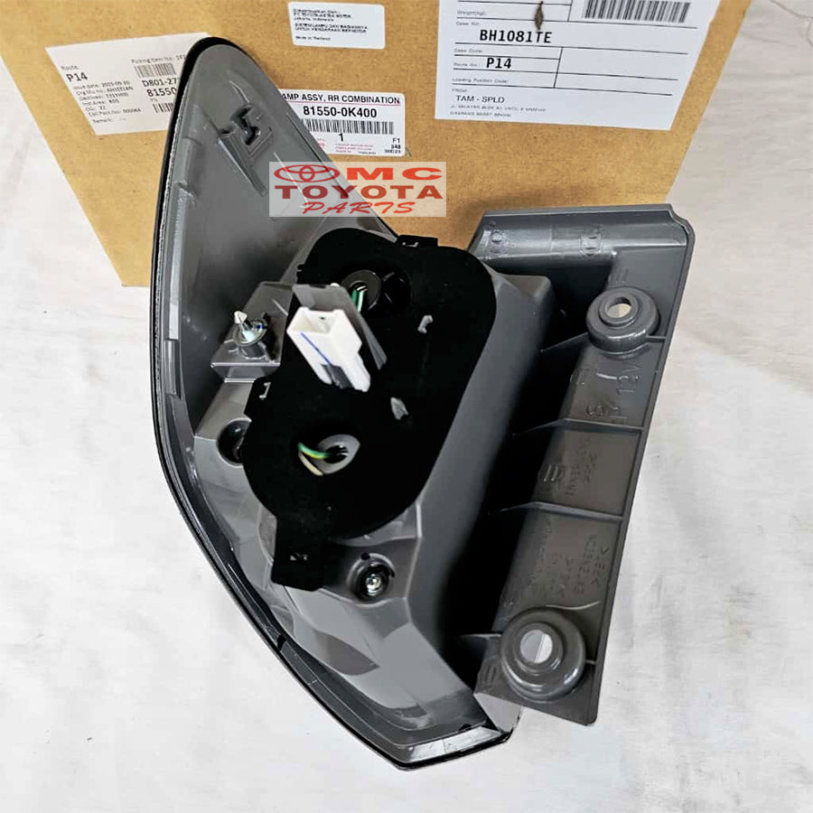 Lampu Stop Lamp Belakang Kanan Kiri Original  Toyota Fortuner VNT 2012-2015  81550-0K400 81560-0K410 Hitam