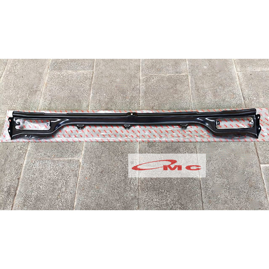 Panel Kumis Grill Plat Bawah Grill Depan Taft GT Hiline Rocky F70 F75 Original Daihatsu 53911-87609-001 Kumis Gril Grille Grill Lampu Sen Sein Panel Front Valance Ori
