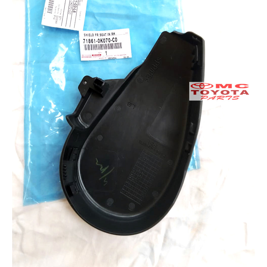 Cover Tututp Jok Depan Kanan Sopir Innova Reborn Fortuner Original 71861-0K070-C0