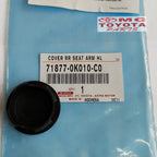 Cover Tutup Baut Arm Rest Mobil Toyota Innova Reborn 71877-0K010-C0