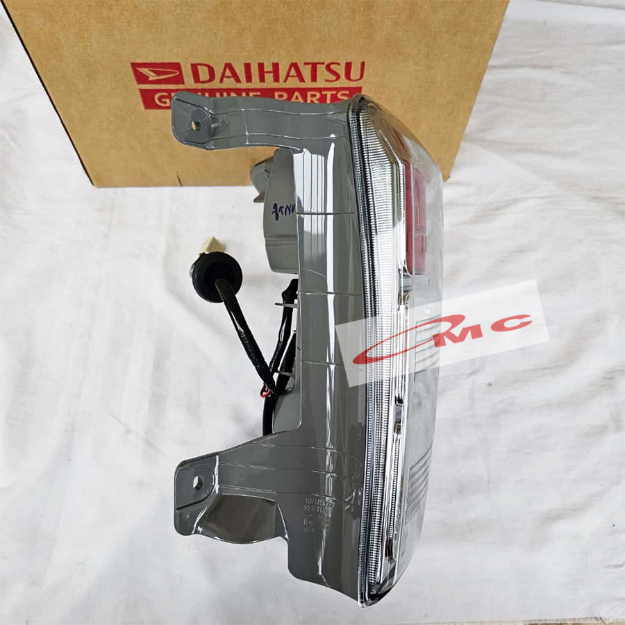 Lampu Stop Lamp Belakang Kanan Kiri Original Daihatsu Terios Rush 2010-2015 81550-BZ170-000 81560-BZ170-000