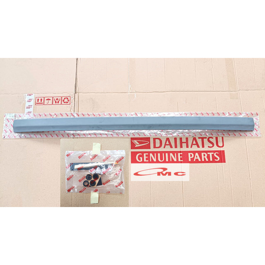 Garnish List Pintu Bagasi Daihatsu Luxio 2007-2020 Original 76803-BZ020-001 Garnis Garnish List Molding Moulding Pintu Bagasi Lis List Bagasi Hatchback Ori