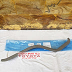 Jepit Karpet Original Toyota Dyna Saurus Hino Dutro  Kanan Kiri 67914-0W020-B0 67913-0W020-B0