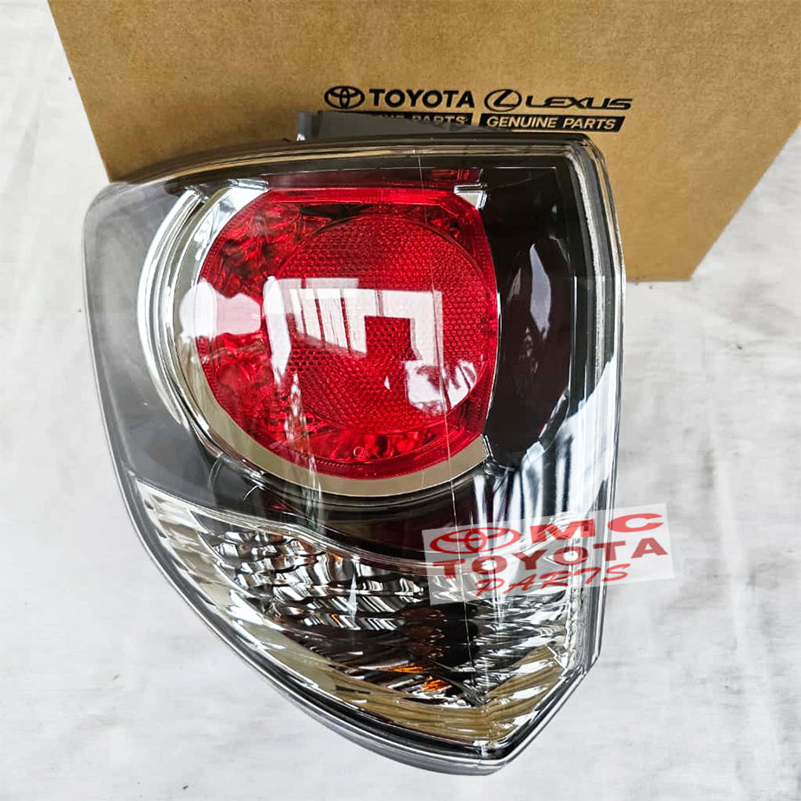 Lampu Stop Lamp Belakang Kanan Kiri Original  Toyota Fortuner VNT 2012-2015  81550-0K400 81560-0K410 Hitam