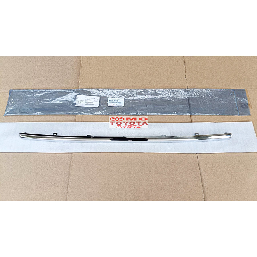 List Grill Chrome Innova Reborn Facelift Tipe V 2021 Up Original Toyota 53122-YP090 Molding Moulding Grille Radiator Depan Bagian Bawah Lis Grill Grile Gril Inova