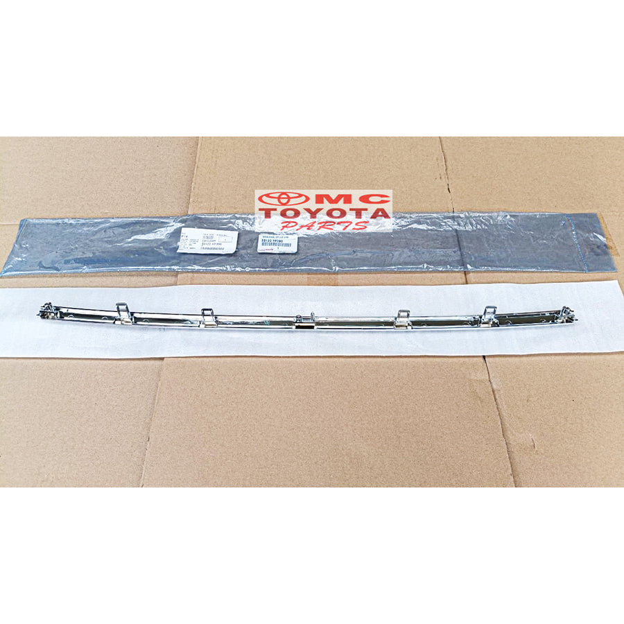 List Grill Chrome Innova Reborn Facelift Tipe V 2021 Up Original Toyota 53122-YP090 Molding Moulding Grille Radiator Depan Bagian Bawah Lis Grill Grile Gril Inova