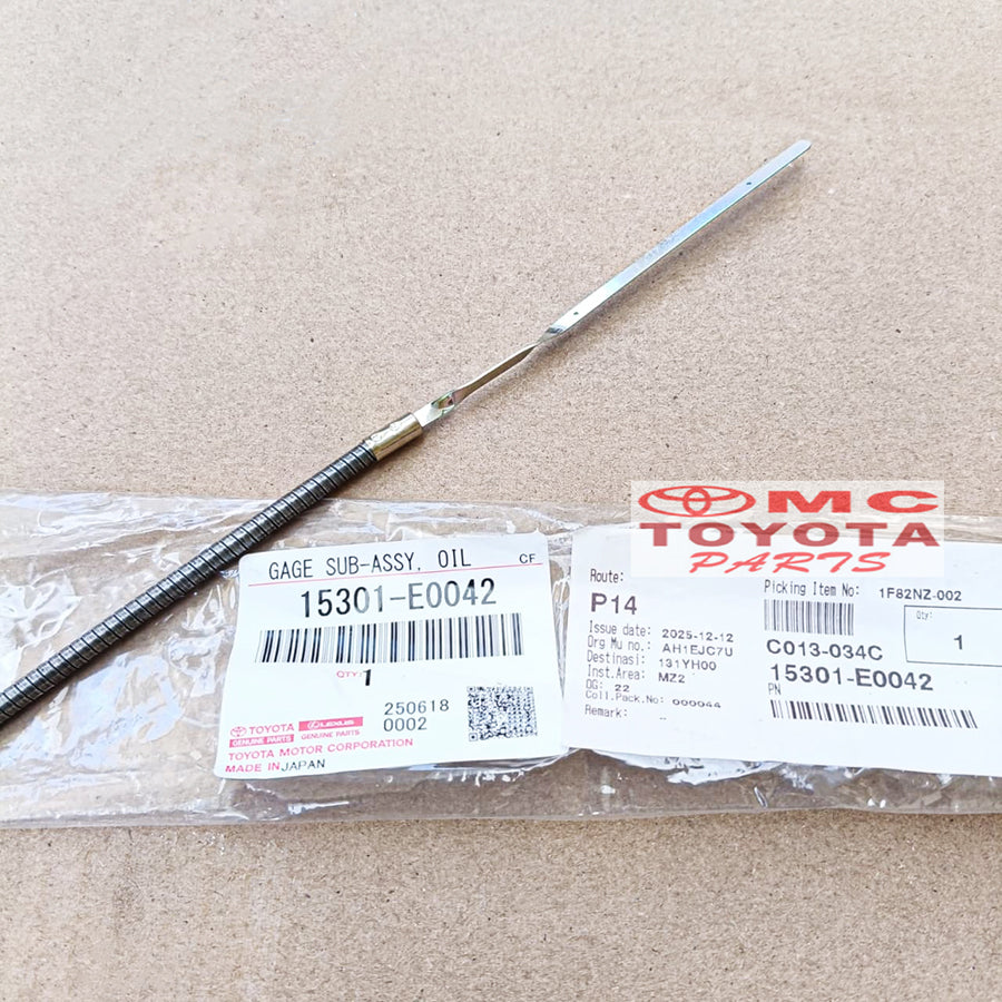 Stik Colokan Oli Stik Pengukur Oli Toyota Dyna Hino Dutro 110 130 24 Volt Original 15301-E0042 Stick Colokan Pengukur Oli Stik Oli Oil Stick Oli Stick Colokan Oli Tongkat Pengukur Oli