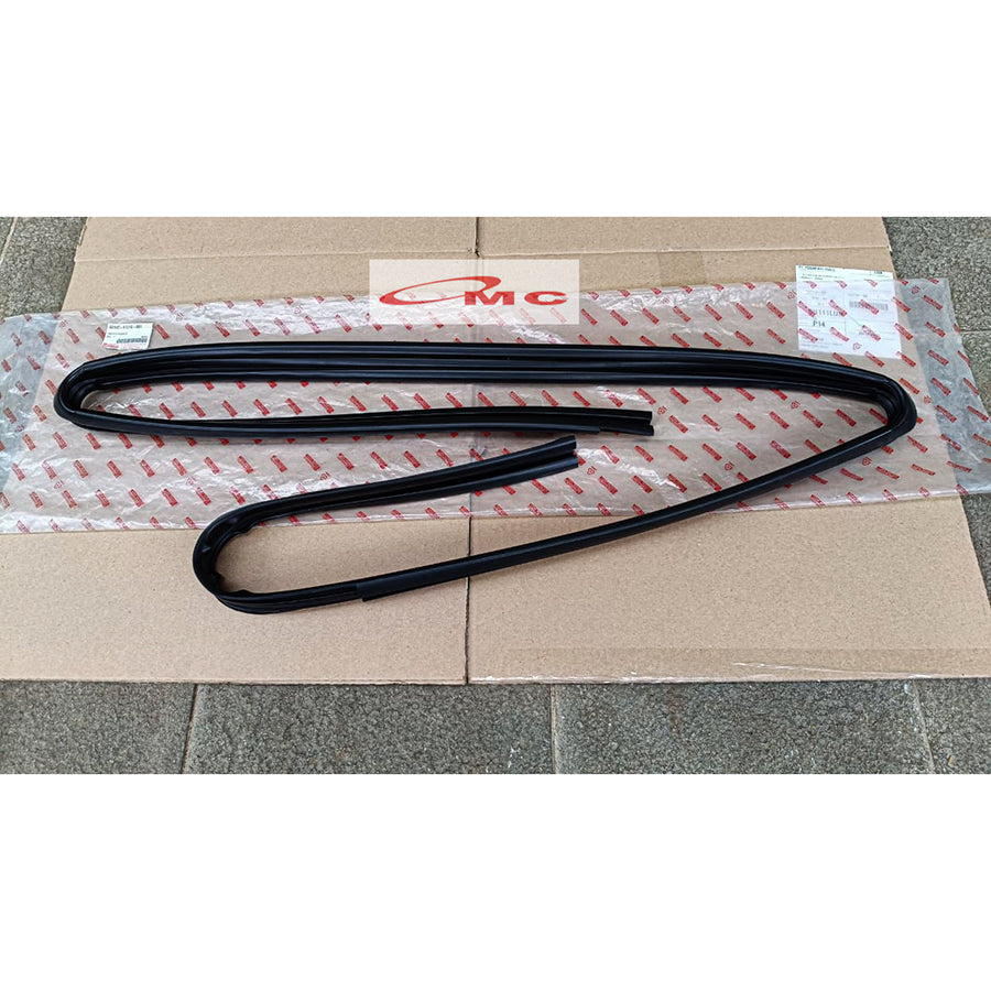 Karet Channel Rel Kaca Pintu Tengah Daihatsu Espass Original 68142-87Z10-001 / 68152-87Z03-001 Run Channel Karet Rel Kaca Pintu Tengah Kanan Kiri List Karet Kaca Karet Chanel Run Chanel
