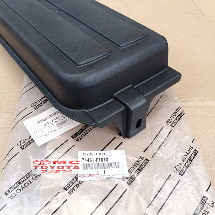 Tatakan Aki Cover Tutup Aki Toyota Dyna Saurus X Power Hino Dutro X Power Euro 4 Original 74461-F1010 Cover Tutup Tatakan Accu Aki Baterai Battery