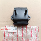 Engine Mounting Belakang Taft GT Hiline Rocky Independent Original Daihatsu 12371-87604-008 Insulator Transmisi Mounting Dudukan Perseneling Engine Monting Pangkon Mesin Dudukan Mesin