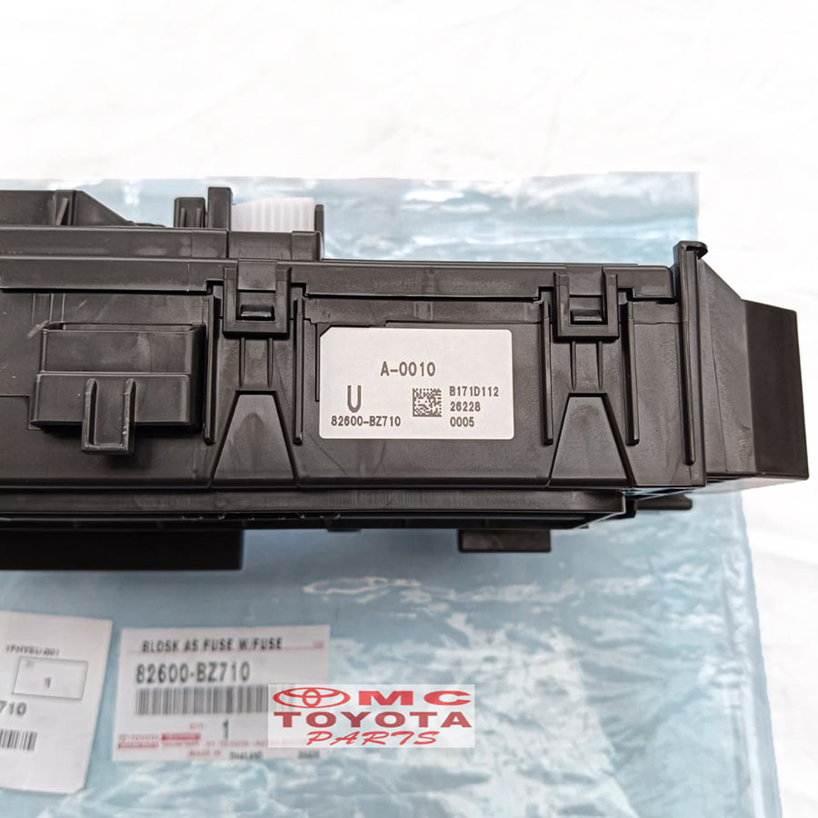 Box Sekring Grand Avanza Veloz Xenia Kode U Original 82600-BZ710 Fuse Box Sekring Sikring BCM Rumah Box Sekring Bok Skring