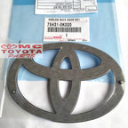Emblem Logo Toyota Pintu Belakang Bagasi Innova Reborn 75431-0K020