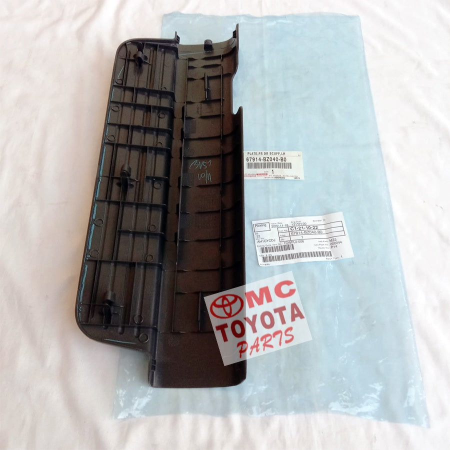 Plate Scuplate Penjepit Karpet Pintu Depan Kiri Rush Terios 67914-BZ040-B0