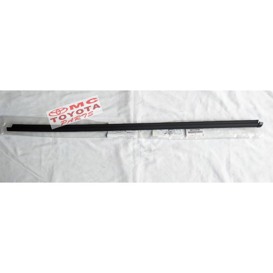 Pelipit Pintu / Karet Kaca Luar Depan Kiri Hilux New 68210-0K040