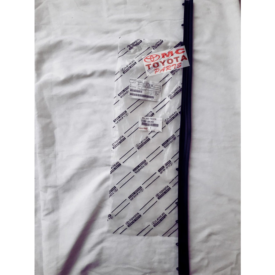 Karet Cup Kap Motor Mesin Atas Radiator Innova Reborn 53381-0K060