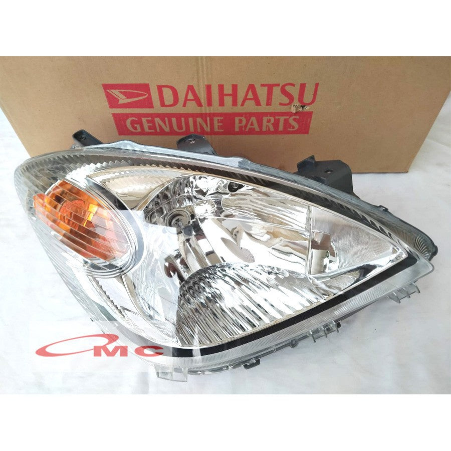 Lampu Depan / Head Lamp Kanan Avanza Xenia VVT-i  Non VVT-i 81110-BZ050-001 81110-BZ010